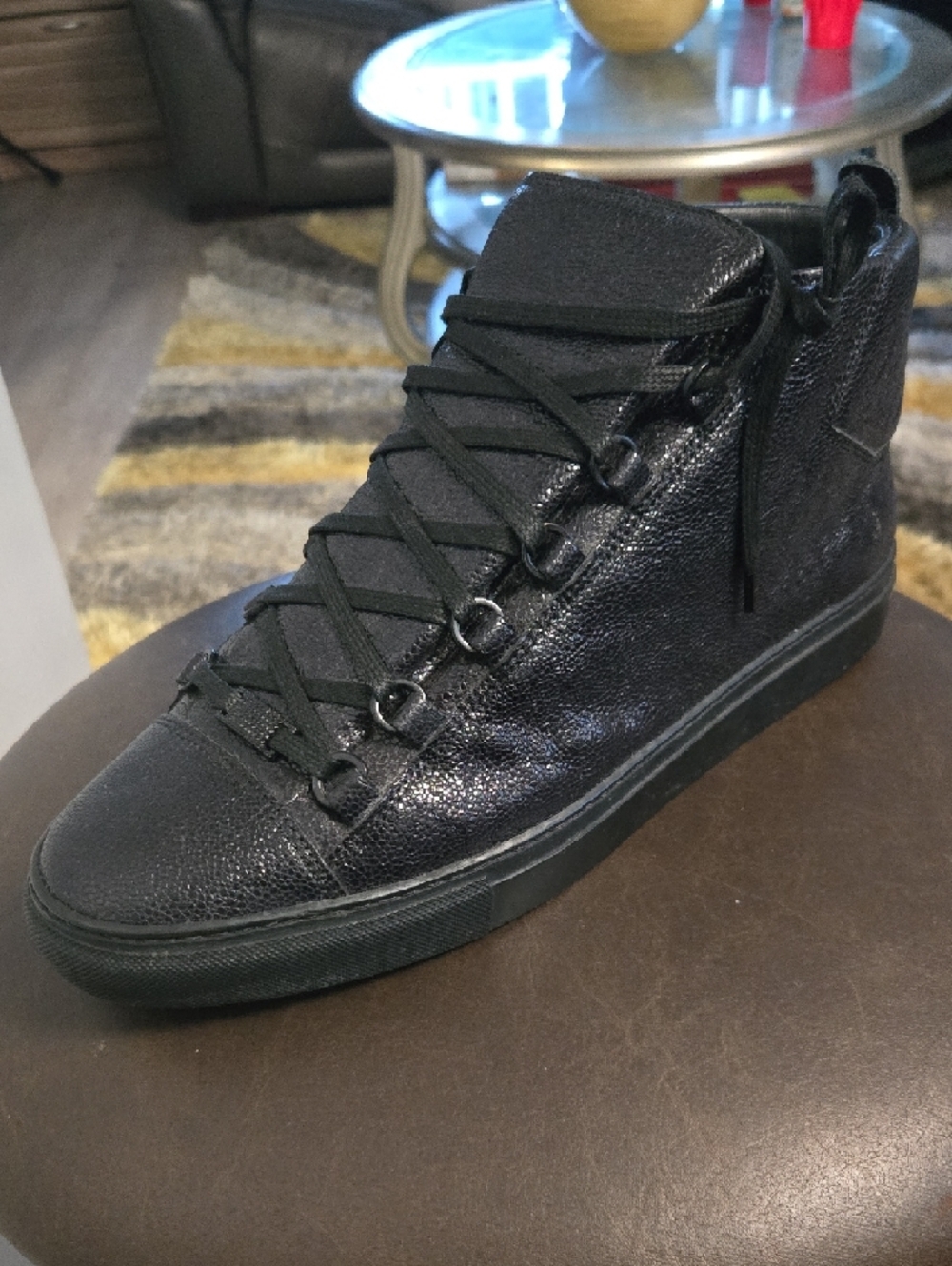 Black High-Top Leather Balenciaga Sneaker - Picture 2 of 15